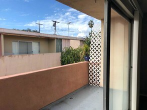 4433 Colbath Ave-Unit -36 in Los Angeles, CA - Building Photo - Building Photo