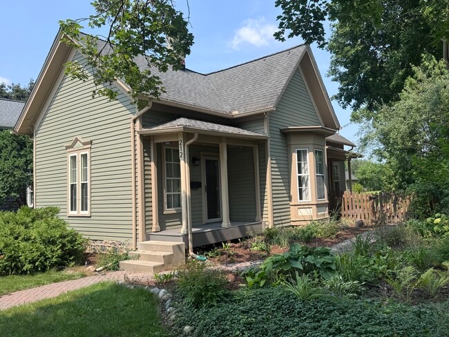 212 N Ann Arbor St in Saline, MI - Building Photo - Building Photo