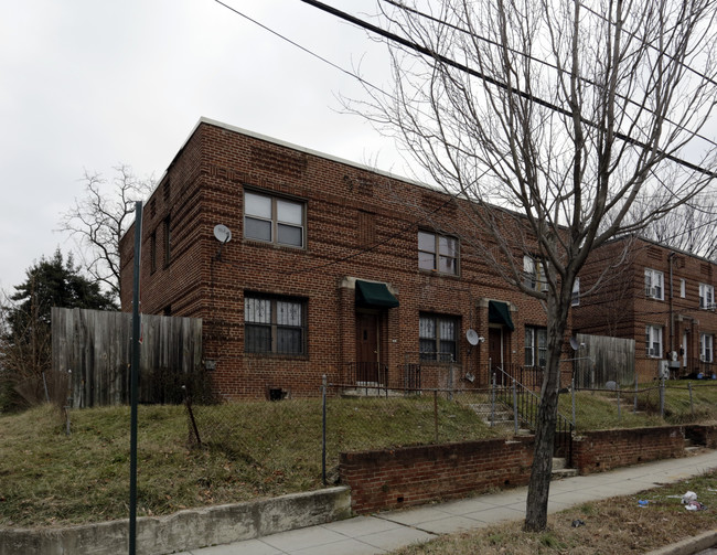 400-402 Newcomb St SE in Washington, DC - Building Photo - Building Photo