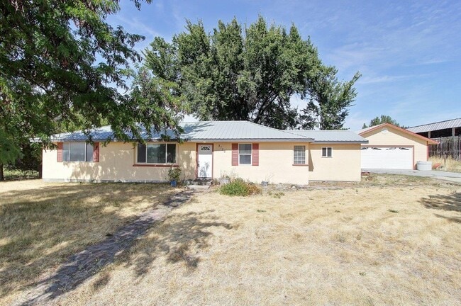 property at 3720 Frozen Dog Rd