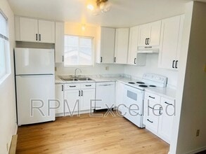 475 Houser Way S in Renton, WA - Building Photo - Building Photo