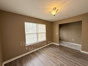 111 N Charles Willis Dr in Midway, FL - Building Photo - Building Photo