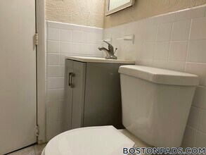 53 S Huntington Ave in Boston, MA - Building Photo - Building Photo