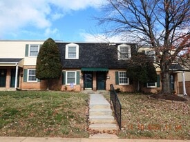 1813 Bluemont Ave SW, Unit Raleigh Place in Roanoke, VA - Building Photo