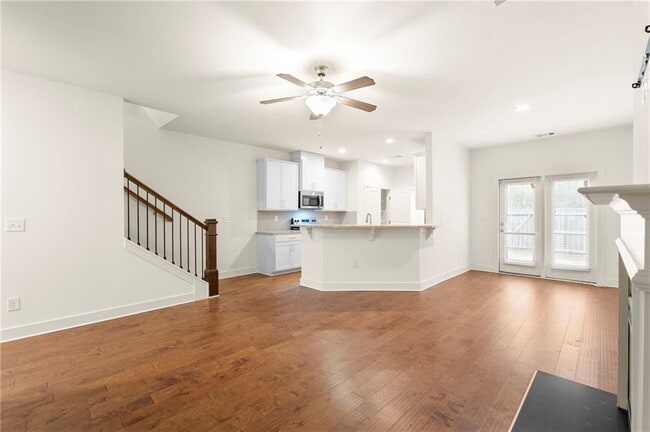 property at 1833 Edgehill Dr