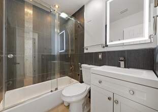 845 NW 2nd St in Florida City, FL - Foto de edificio - Building Photo