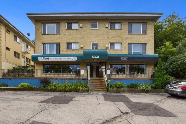 property at 5317 Old Middleton Rd