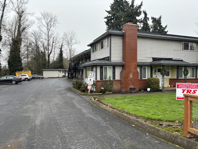 Spring Creek Apartments in Salem, OR - Building Photo - Building Photo