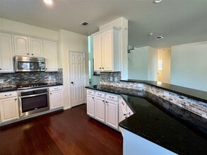 9705 Hickory St in Frisco, TX - Foto de edificio - Building Photo