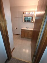 912 Bell Ave, Unit #3 in Webster City, IA - Foto de edificio - Building Photo