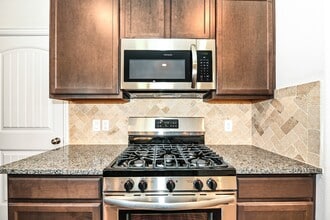 1022 Schooner St in Crosby, TX - Building Photo - Building Photo