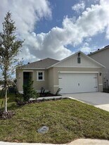 675 Park Pl Blvd in Davenport, FL - Building Photo