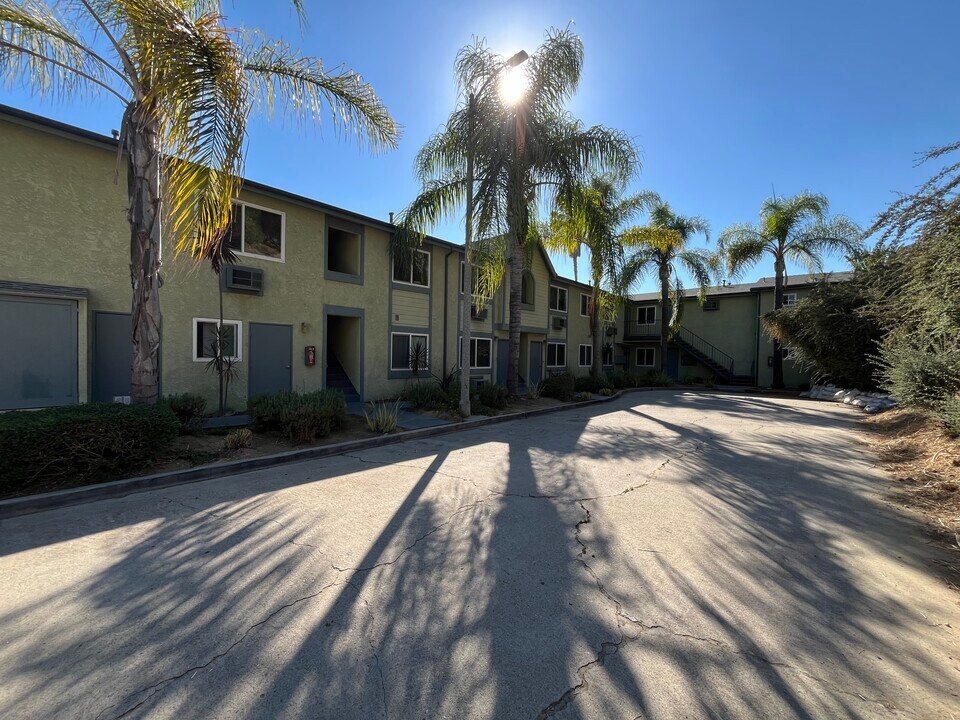 420 Hardison Way, Unit 8 in Los Angeles, CA - Building Photo