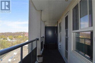 58 Bridgeport Rd E in Waterloo, ON - Building Photo - Building Photo