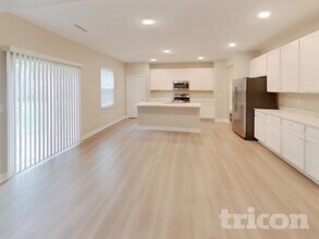 4628 W Mineral Ln in New Palestine, IN - Foto de edificio - Building Photo