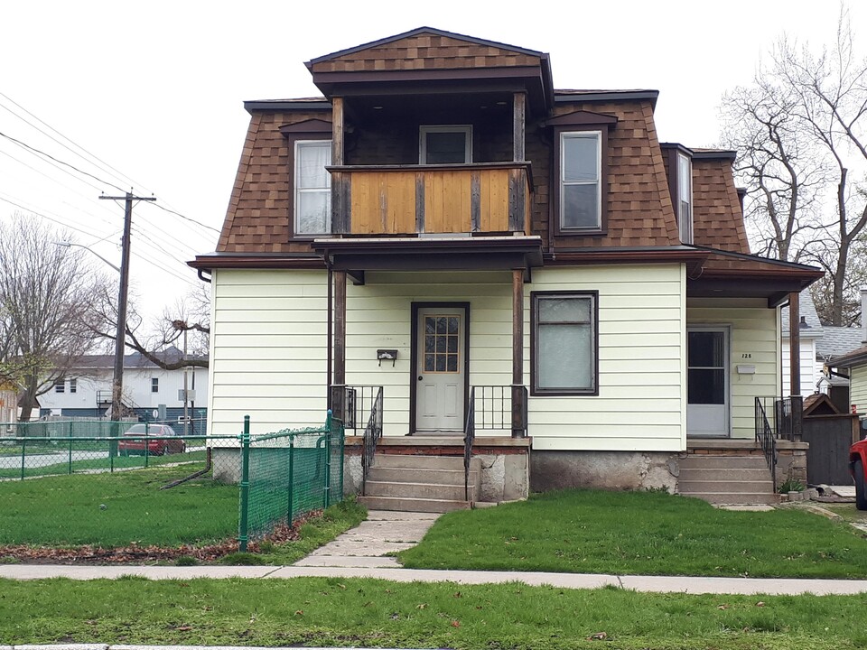 128 Napier St in Sarnia, ON - Building Photo