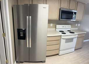 4848 S 1800 W in Roy, UT - Foto de edificio - Building Photo