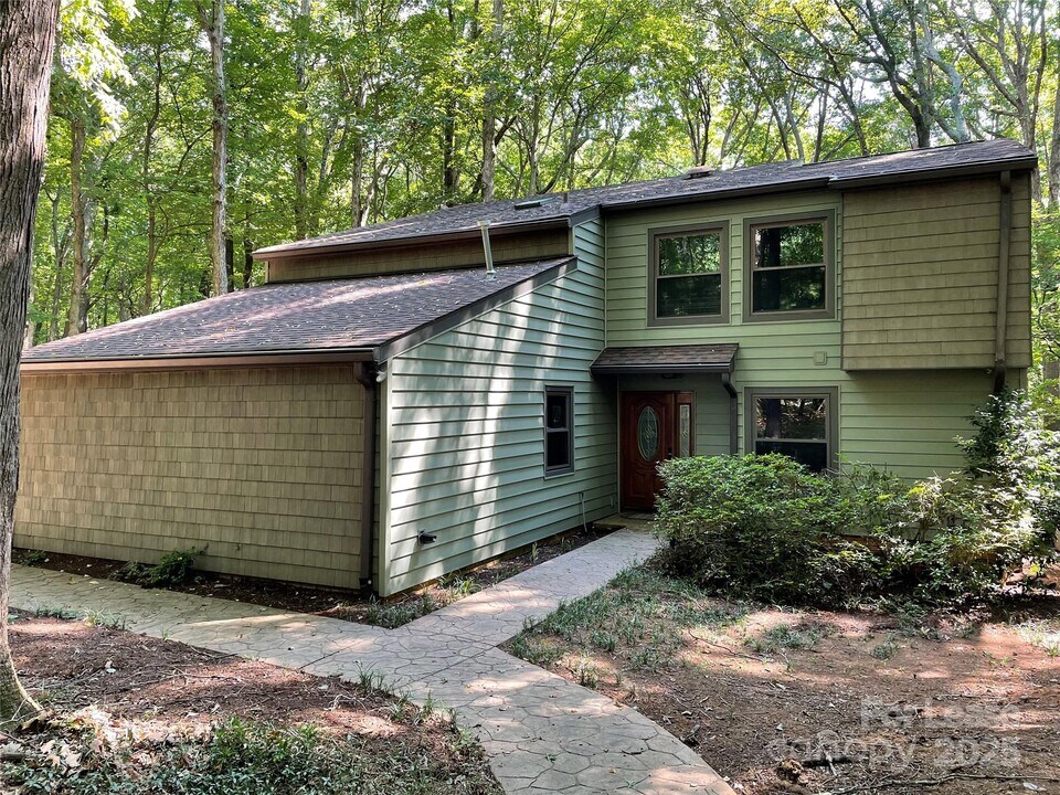 217 Raintree Dr in Matthews, NC - Building Photo