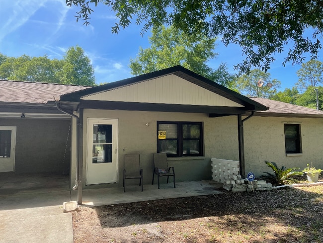 8049 Simmons St in Brooksville, FL - Building Photo - Building Photo