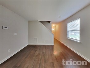 705 Champion St in Clayton, NC - Foto de edificio - Building Photo