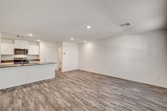 7379 Raimee Brk St in North Las Vegas, NV - Building Photo - Building Photo