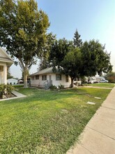 1444 Evergreen St in Selma, CA - Building Photo - Building Photo