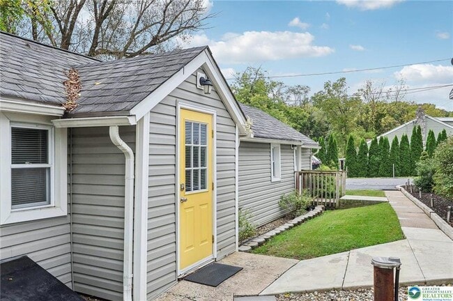 property at 3203 Washington St