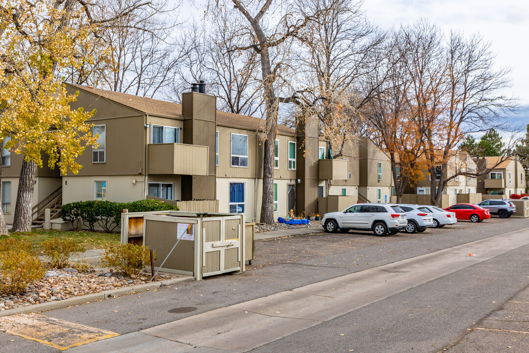 Florida Park Condominiums in Lakewood, CO - Building Photo