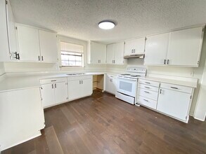 215 Folly Beach Dr, Unit 215 B in Lake Dallas, TX - Building Photo - Building Photo