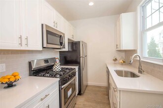 8 Northridge St in Huntington Station, NY - Building Photo - Building Photo