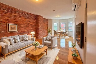 164 Broadway, Unit 2 in Somerville, MA - Building Photo