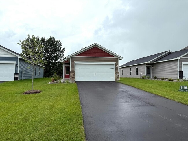 413 Redwood St N in Cambridge, MN - Building Photo - Building Photo