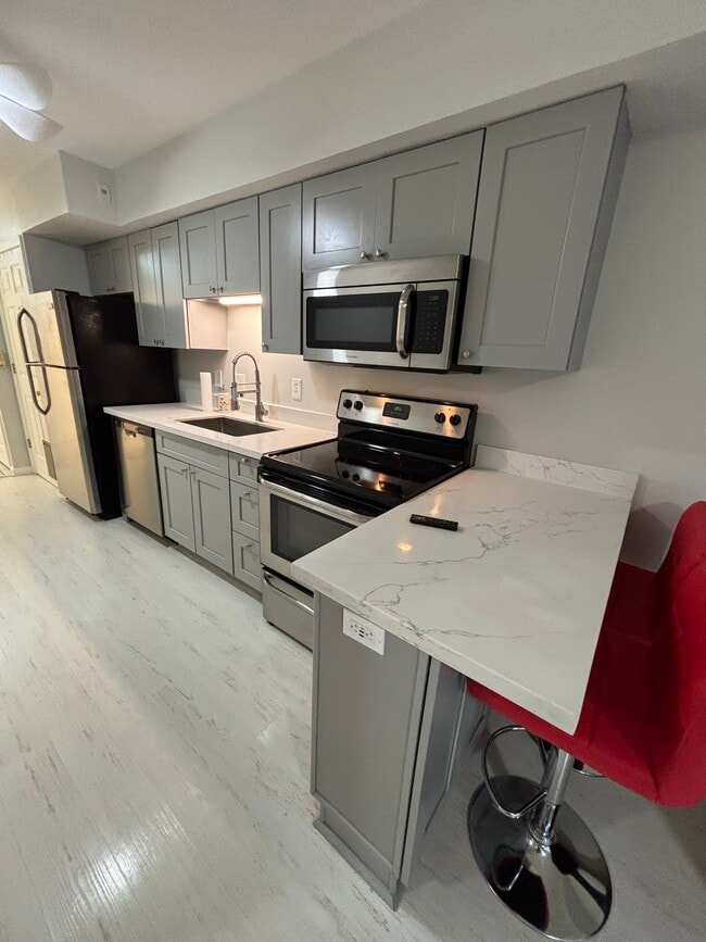 2730 Brownsboro Rd, Unit 140 in Louisville, KY - Building Photo - Building Photo