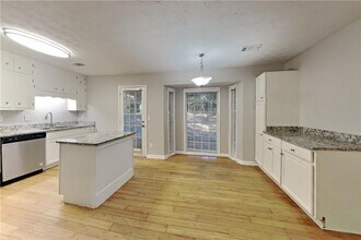 392 Trotters Ridge in Lawrenceville, GA - Building Photo - Building Photo