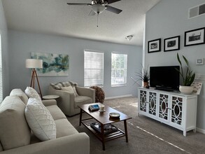 10000 SW 52nd Ave in Gainesville, FL - Foto de edificio - Building Photo