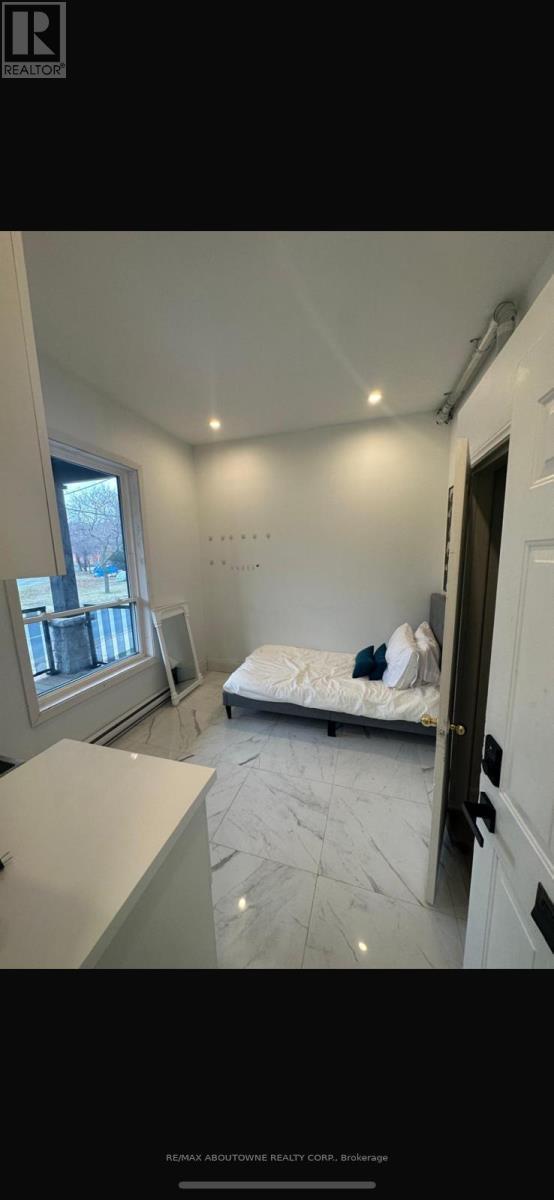 property at 66-166 Wellington St S