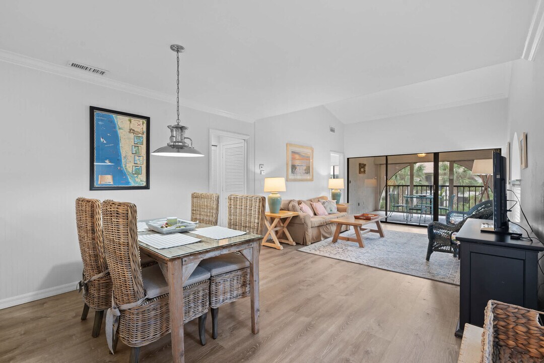 3350 10th St N in Naples, FL - Building Photo