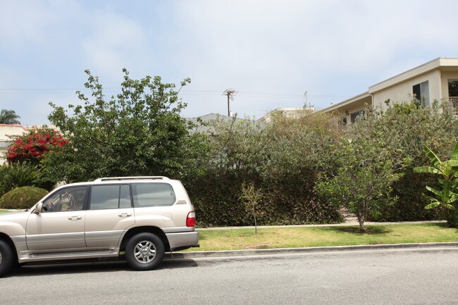 837 Euclid St in Santa Monica, CA - Foto de edificio - Building Photo