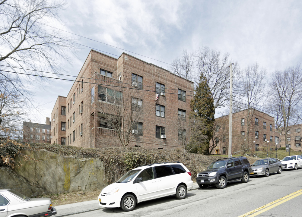 11-19 Bronxville Rd in Bronxville, NY - Foto de edificio