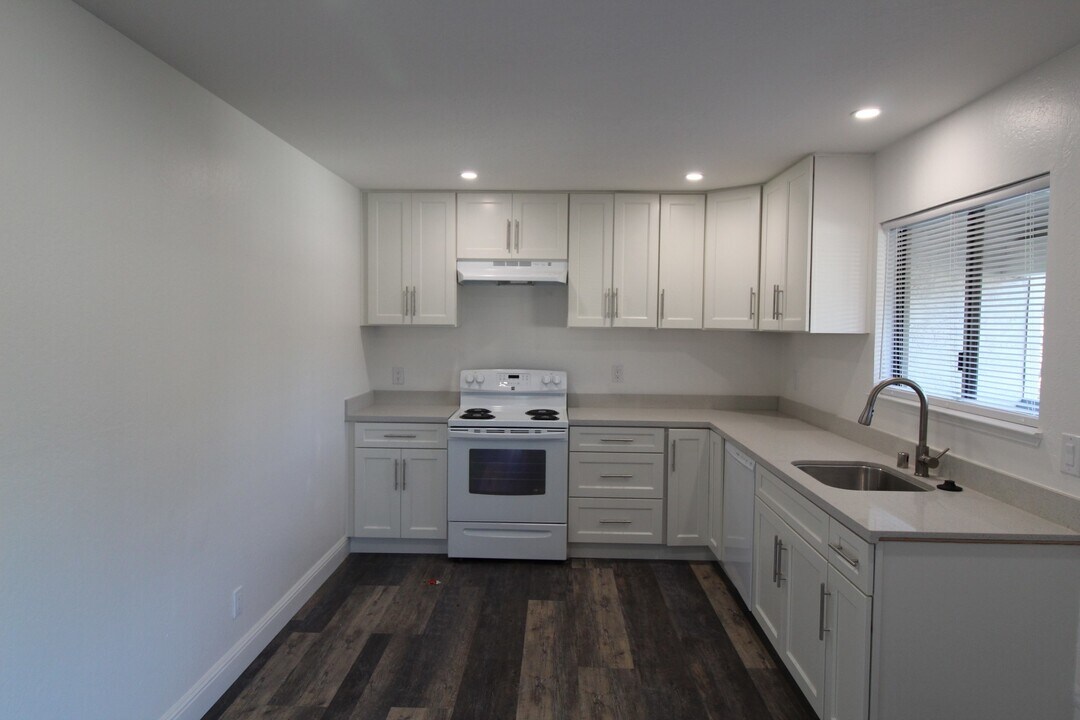 1790 Ellis St, Unit 52 in Concord, CA - Building Photo
