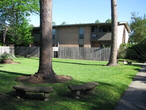 2800 July St, Unit 35 in Baton Rouge, LA - Building Photo - Building Photo