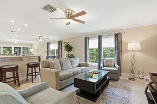 660 100th Ave N in Naples, FL - Building Photo