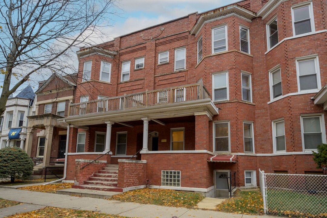 664 E 50th Pl in Chicago, IL - Building Photo