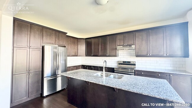 35 William Nador St in Kitchener, ON - Building Photo - Building Photo