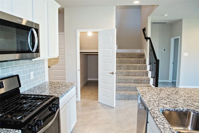 property at 5615 Cedar Cres Ct