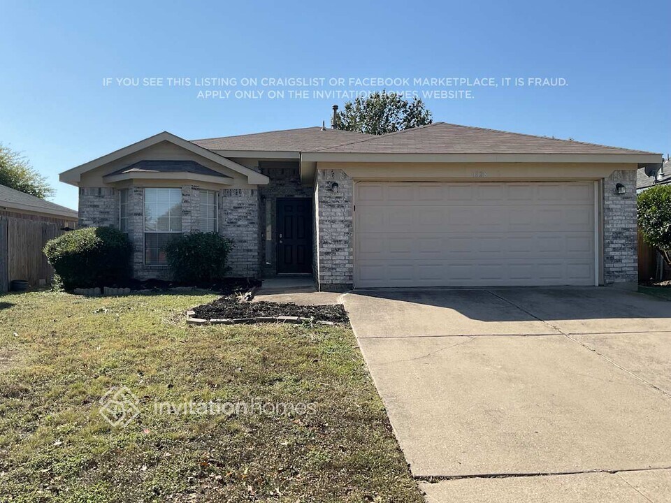 1828 Cedar Tree Dr in Fort Worth, TX - Building Photo