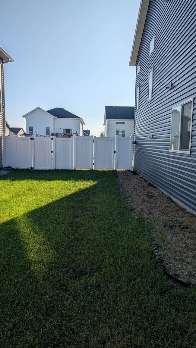 7386 18th St S in Fargo, ND - Building Photo - Building Photo