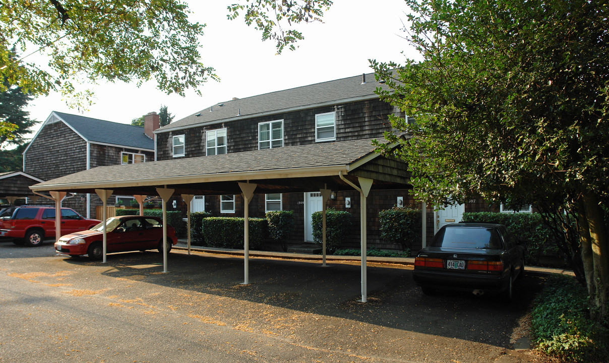 Chemeketa House in Salem, OR - Foto de edificio