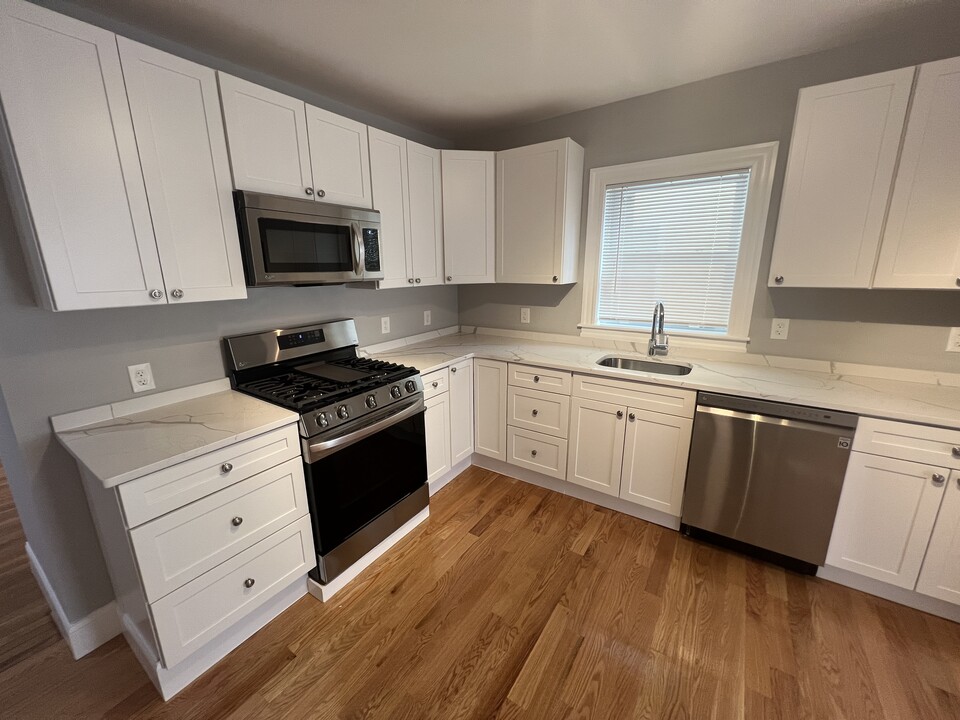 366 Highland Ave, Unit #1 in Somerville, MA - Building Photo