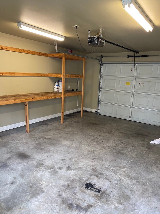 1053 E 3rd St Rentals in Bellville, TX